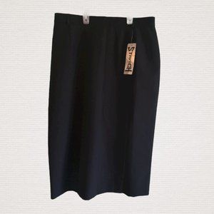 NEW / NWT - Perfect Pencil Skirt in Black - Waist 32"